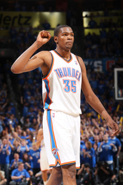 埃贝尔：穆西亚拉复出要等到1月；和格纳布里续约谈判很顺利（埃贝尔：穆西亚拉预计一月回归；与格纳布里续约谈判进展顺利）