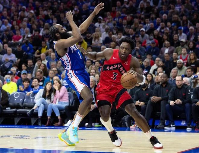 出席白宫晚宴后，C罗与美国防务部长合影（白宫晚宴后，C罗与美国防长合影留念）