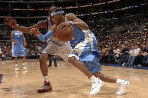 东契奇送湖人全队某品牌全轮驱动电动自行车，单部售价3350美元（东契奇向湖人全队赠送某品牌全轮驱动电动自行车，每辆价值3350美元）