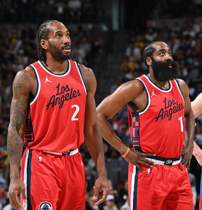 20分逆转结束客场7连败！乔治&麦科勒姆合砍56分（20分逆转终结客场7连败，乔治与麦科勒姆合砍56分）