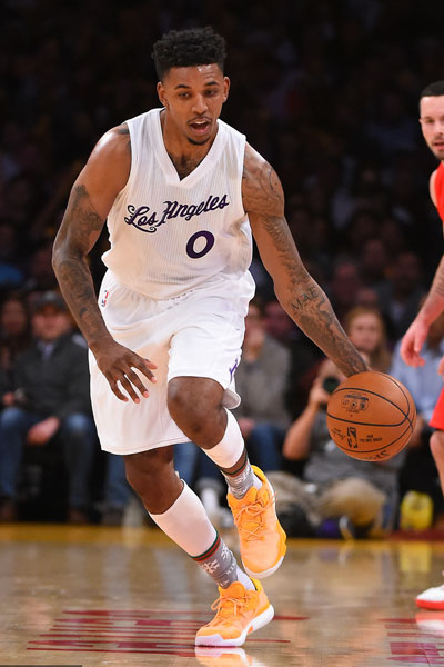 罗马诺：切尔西今日询价塞梅尼奥，曼市双雄已与团队谈判数日（罗马诺：切尔西今日问价塞梅尼奥，曼联与曼城已与其团队谈判多日）