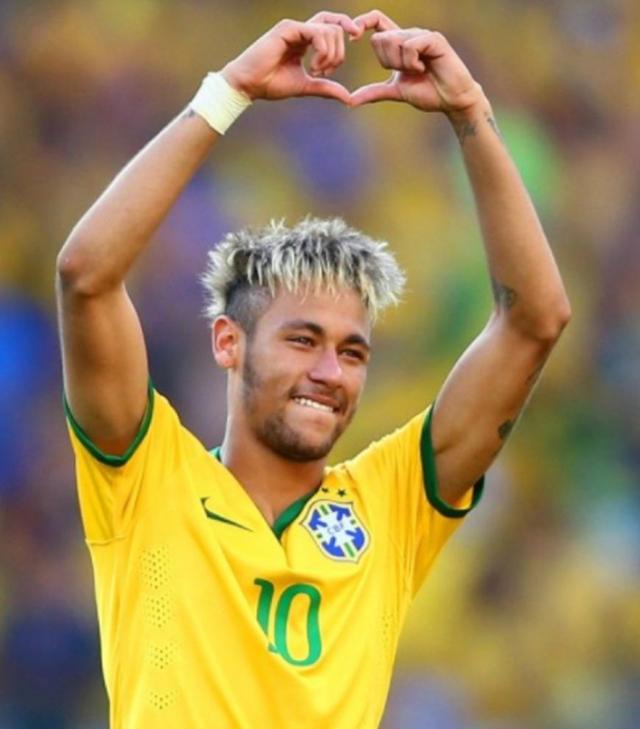 攻击方式似曾相识，皇社球迷骂屡次出格的苏契奇有唐氏综合征（攻击方式再现，皇社球迷对屡次出格的苏契奇发表歧视言论）