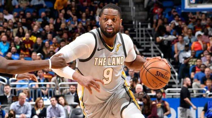 根据目前的情况拜仁明年夏天无意与格雷茨卡续约（从现状看，拜仁明夏不打算与格雷茨卡续约）